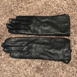 Leather gloves